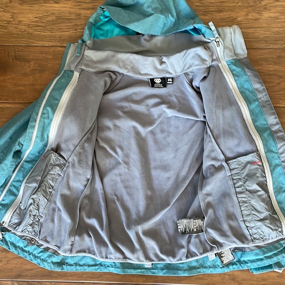 686 Smartty Command Insulated Snowboard Jacket - Picture 11 of 14